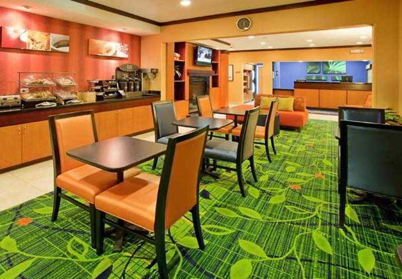 Comfort Inn & Suites Westfield Étterem fotó